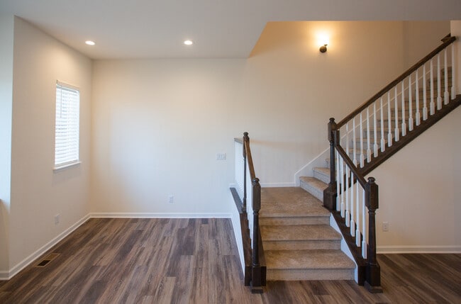 STAIRS TO MAIN BR'S & LAUNDRY - 5094 Ward Rd