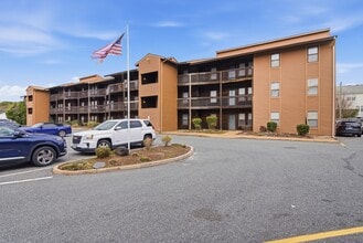 Building Photo - 8530 Tidewater Dr