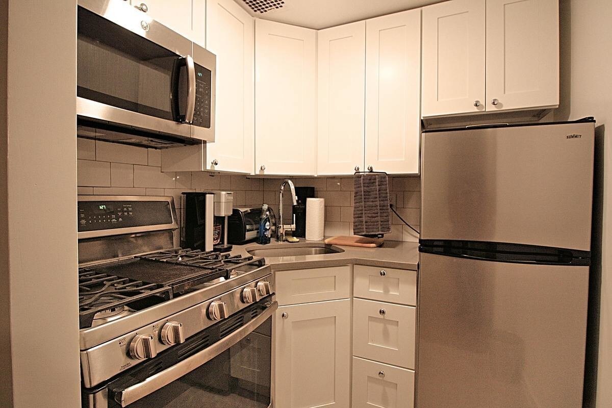 Primary Photo - 340 E 90th St