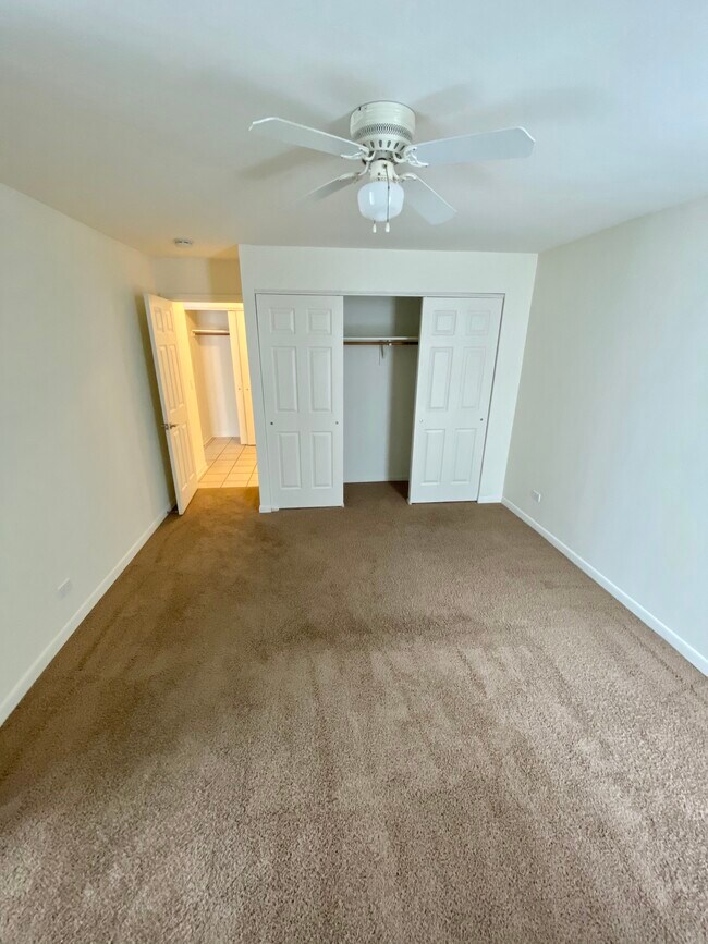 Abbey Apartments at Four Lakes Apartments 5550 Abbey Dr Lisle, IL