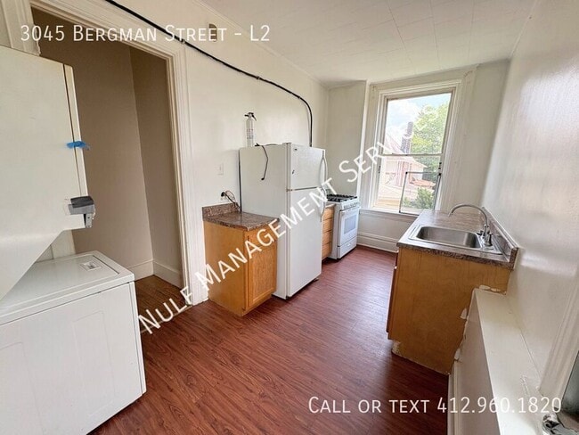 Building Photo - 3045 Bergman St