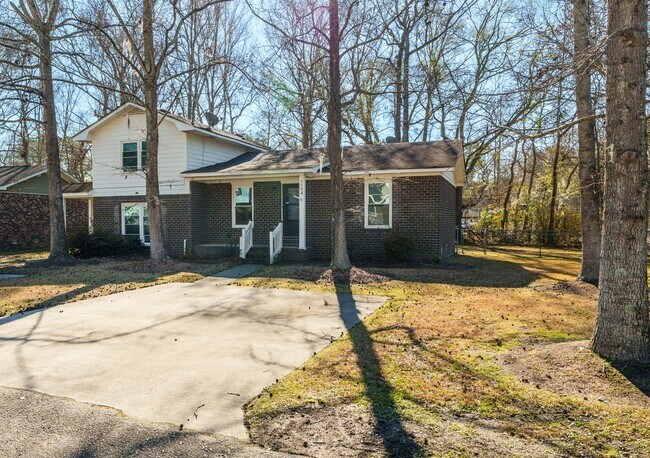 Building Photo - 118 Roberta Dr