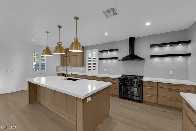 Foto del edificio - 465 Cabral Peak St