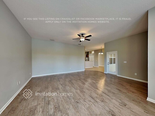 Building Photo - 904 E Terranova Way