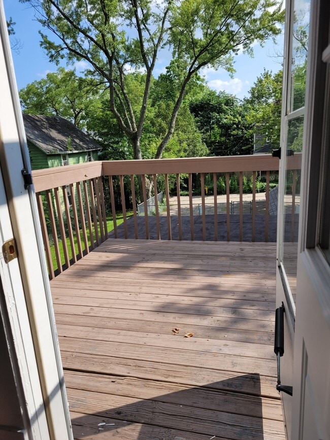 2nd floor deck - 598 Crosby St