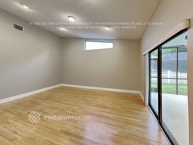 Foto del edificio - 22335 Martella Ave