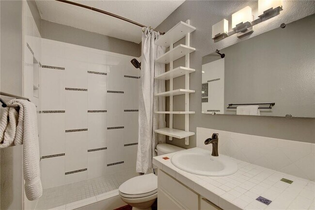 Foto del edificio - 2302 East Side Dr