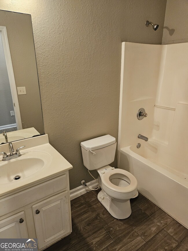 Building Photo - 180 Brookview Dr