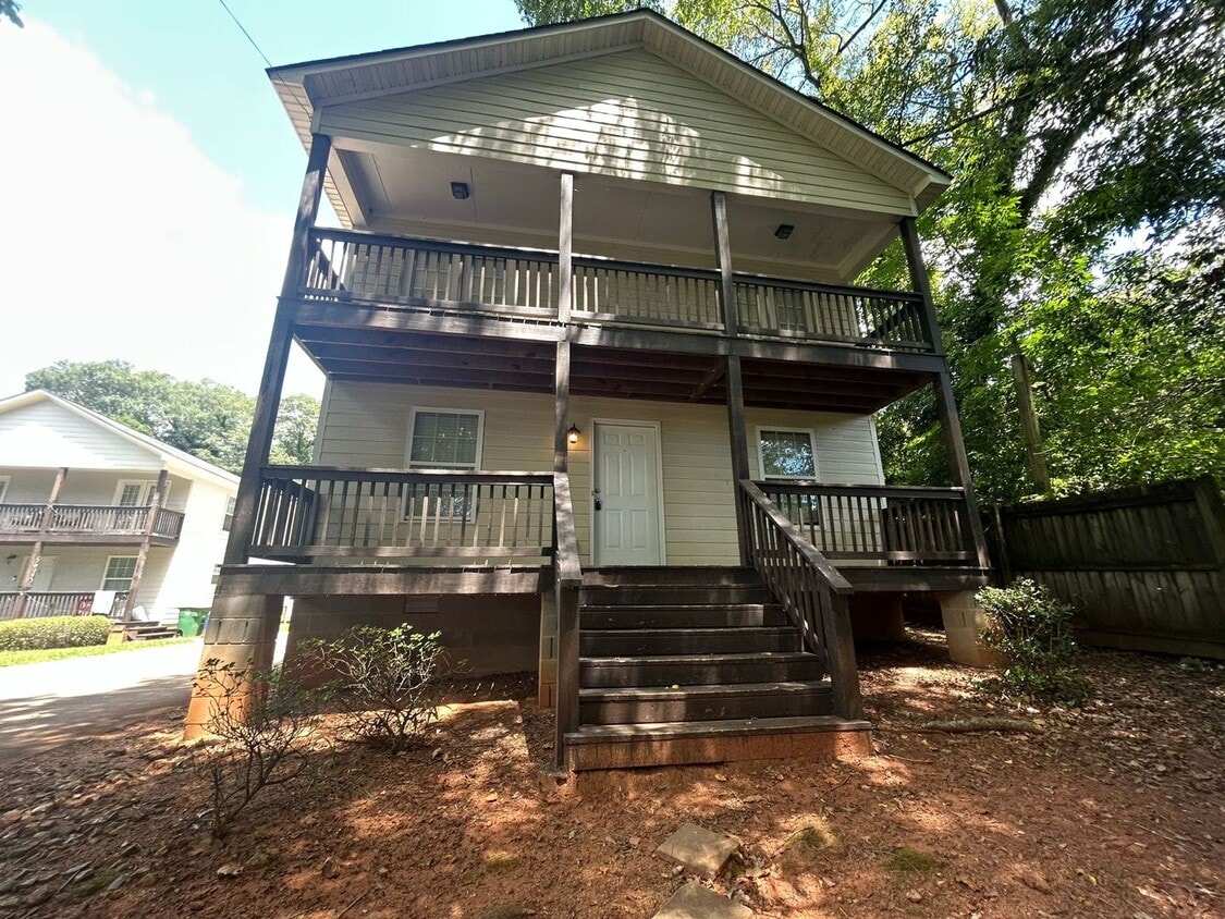 PRE-LEASING FOR AUGUST 2026! - PRE-LEASING FOR AUGUST 2026!