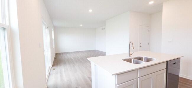 Foto del edificio - 108 Cressmoor Blvd