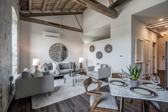 Building Photo - 3715 Main St