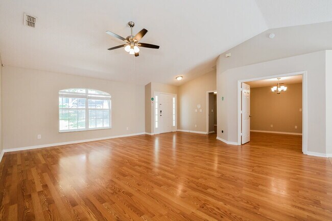 Building Photo - 1320 Rain Forest Ln