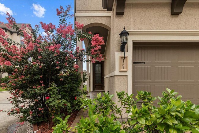 Foto del edificio - 1507 Peyton Oaks Pl