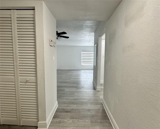Foto del edificio - 17500 NW 68th Ave