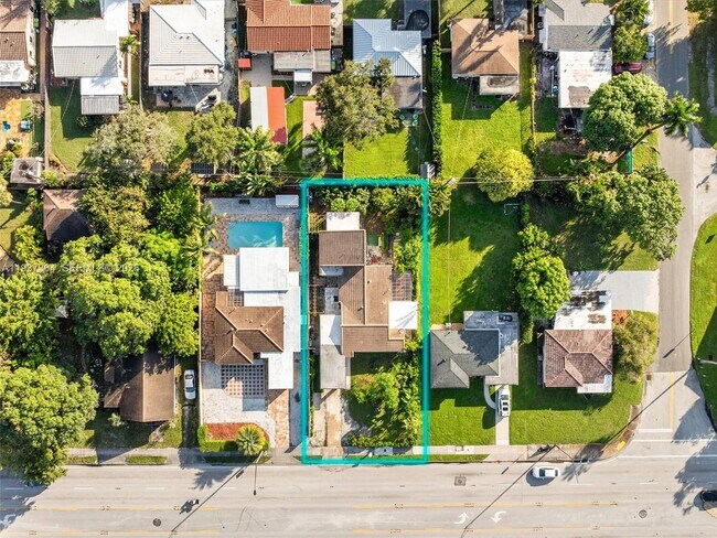 Foto del edificio - 700 SW 12th St