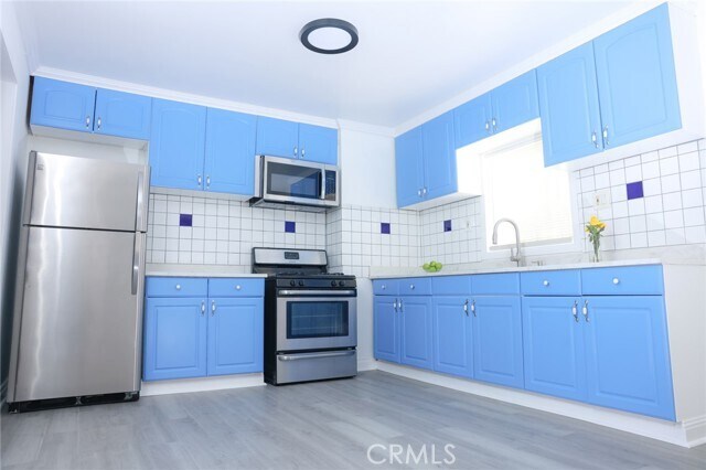 Foto del edificio - 1033 W 62nd St