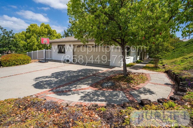 Building Photo - 3 Bedroom 3 Bathroom (+office) in Ramona C...