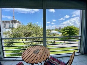 Building Photo - 608 NE 2nd St