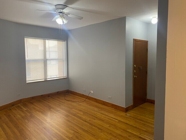 Sala de estar - 4924 N Kedzie Ave
