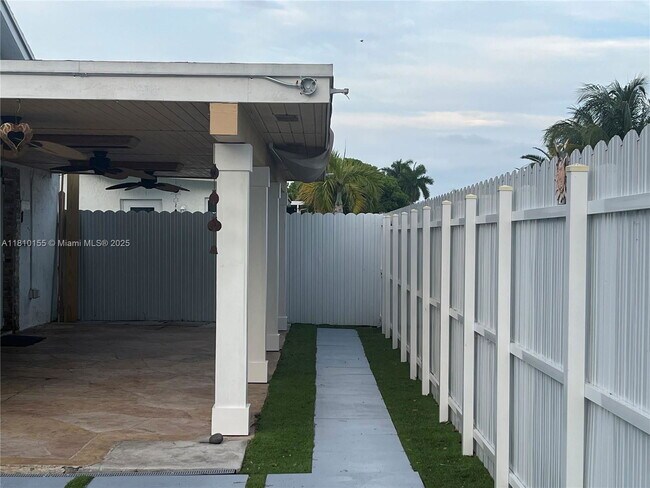 Foto del edificio - 12618 SW 211th Terrace