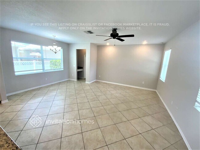 Foto del edificio - 6830 Little Blue Ln