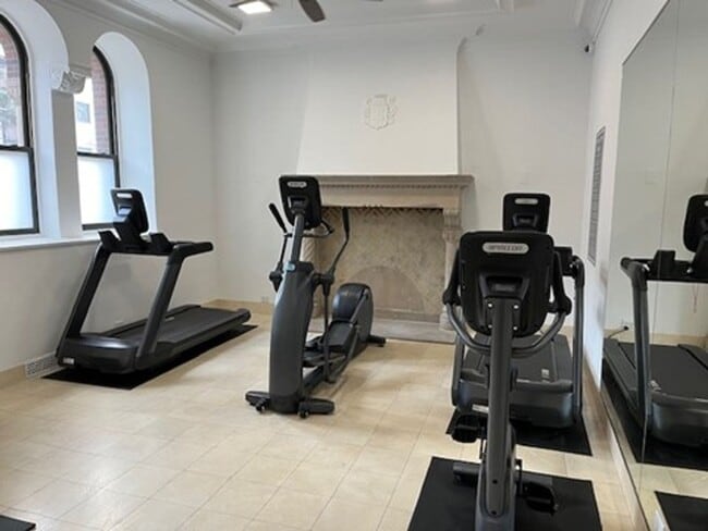 Interior Photo - 2738 N. Pine Grove