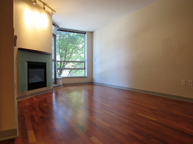 Foto del edificio - 2929 1st Ave