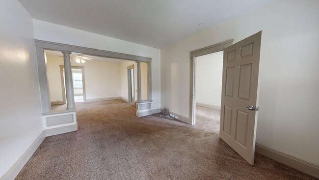 Building Photo - 3339 W.84th