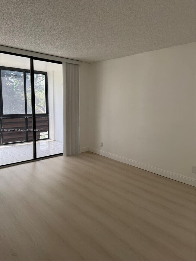 Building Photo - 2781 Taft St