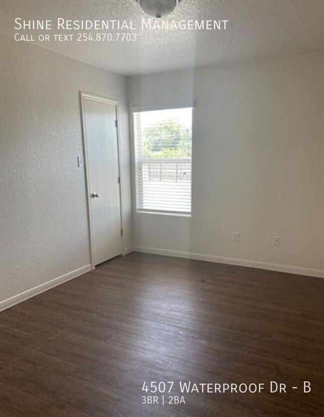 Foto del edificio - 4507 Waterproof Dr