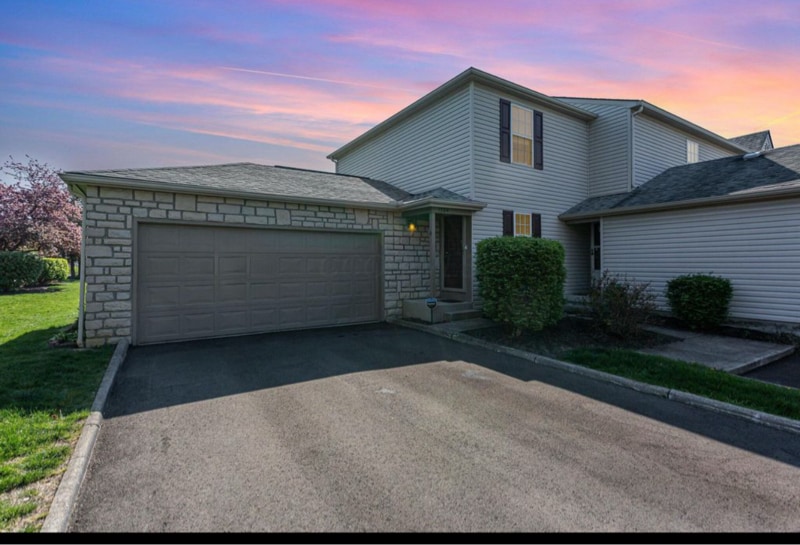 Primary Photo - 1784 Ridgebury Dr