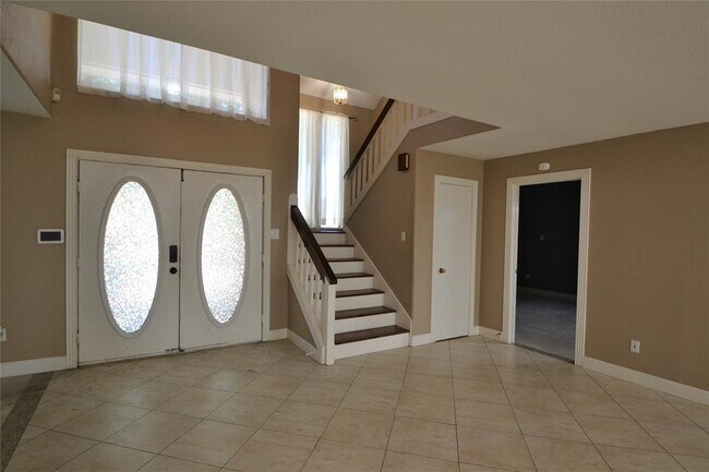 Building Photo - 3014 Deer Creek Dr