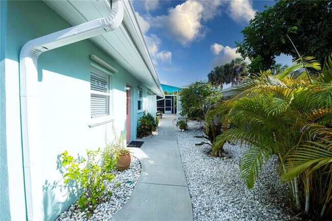 Building Photo - 209 Bahia Vista Dr