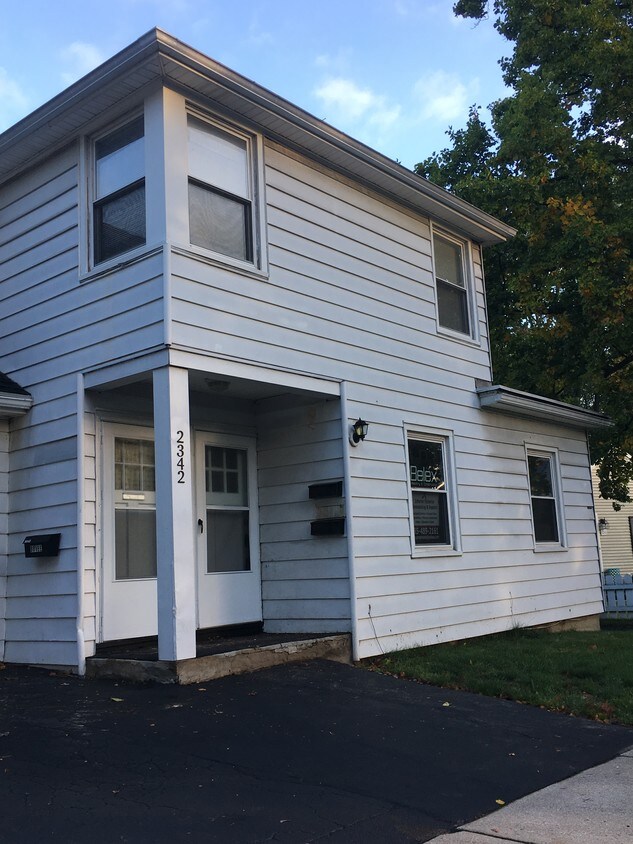 Primary Photo - 2342 Monroe Ave