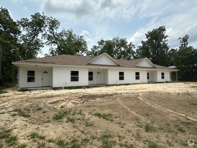 Building Photo - 1205 Winona Ave