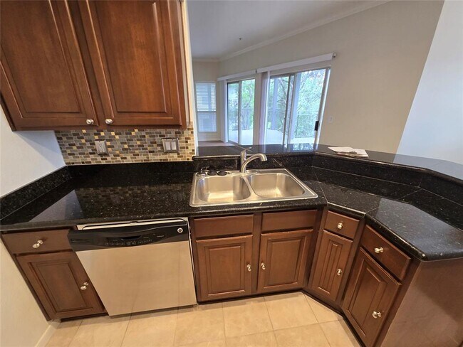 Foto del edificio - 6000 Shepherd Mountain Cove
