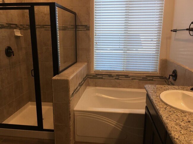 Master Bathroom - 3430 Taylor Ln