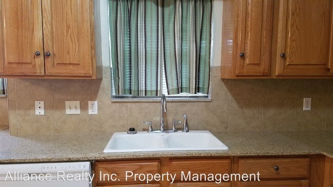 Foto del edificio - 3 br, 1.5 bath House - 7412 NW 27