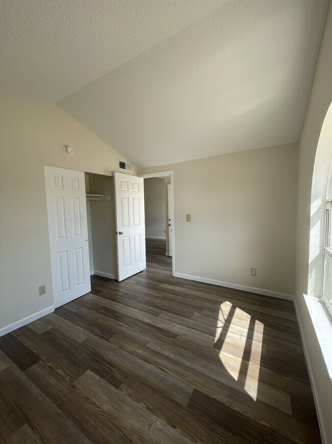 Building Photo - 849 Montera Rd