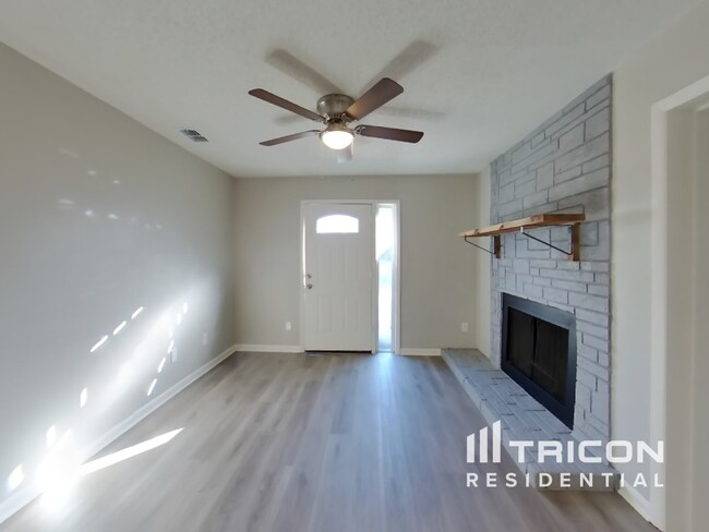Foto del edificio - 4220 Truman Dr
