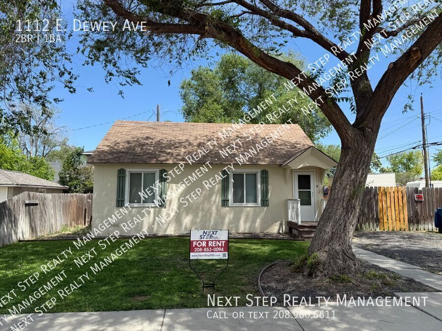 Primary Photo - 1112 E Dewey Ave