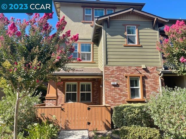 Primary Photo - 233 El Paseo Cir