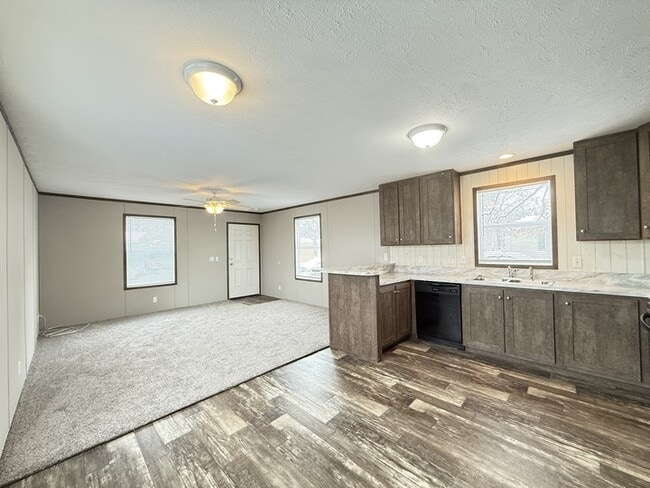 Foto del edificio - 10610 State Rte 762