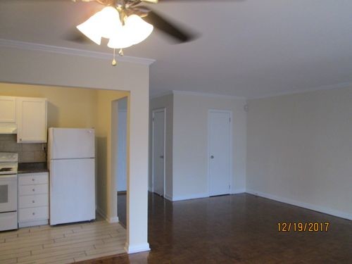 Primary Photo - 2907 W Mercury Blvd