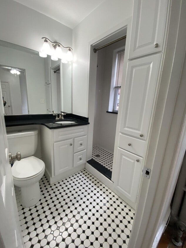 Building Photo - 128 Hemenway St