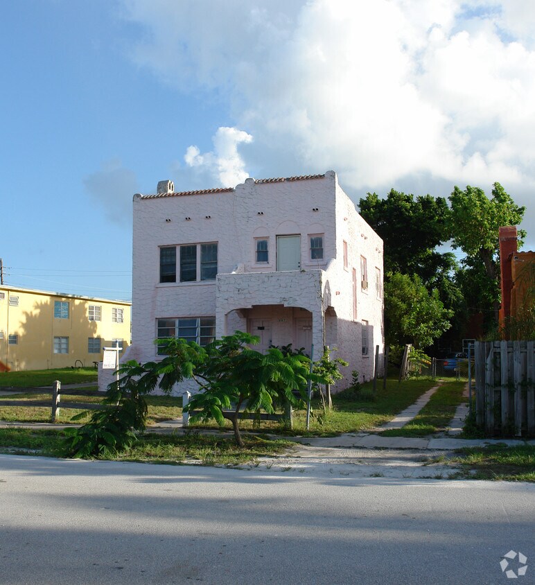 Foto del edificio - 327 SW 20th St