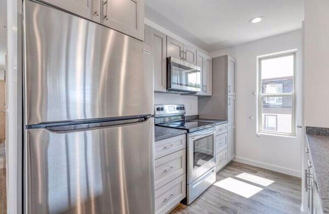 Building Photo - 751 N 43rd St