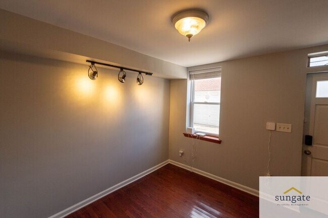 Foto del edificio - 427 S Durham St
