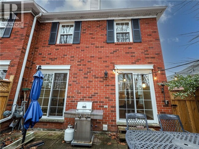 Photo du bâtiment - 2390 Woodward Ave