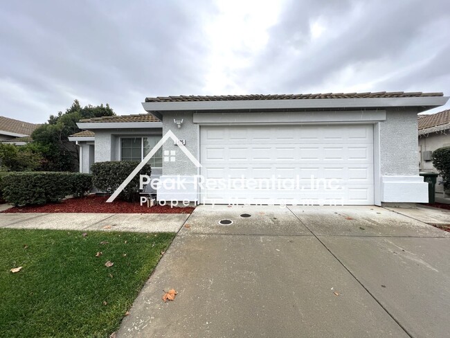 Foto del edificio - Wonderful 3bd/2ba Elk Grove Home with 2 Ca...